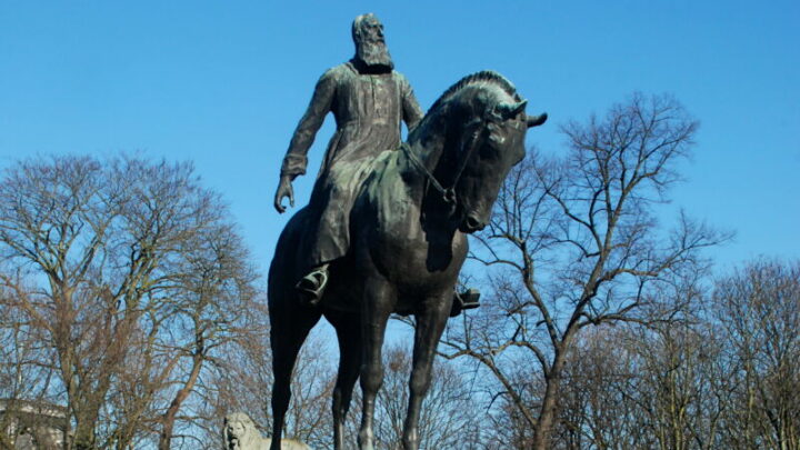 Statue_équestre_de_Léopold_II_-_01