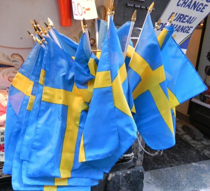 93598cc4ebb182ba61b5a38e6662209a–flags-for-sale-stockholm-sweden